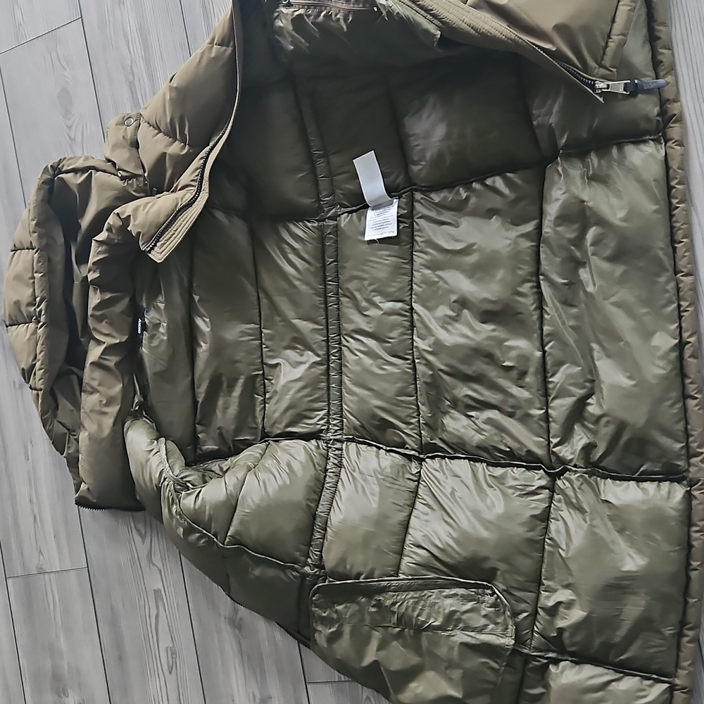 DKNY puffer jacket - Picture 11 of 11